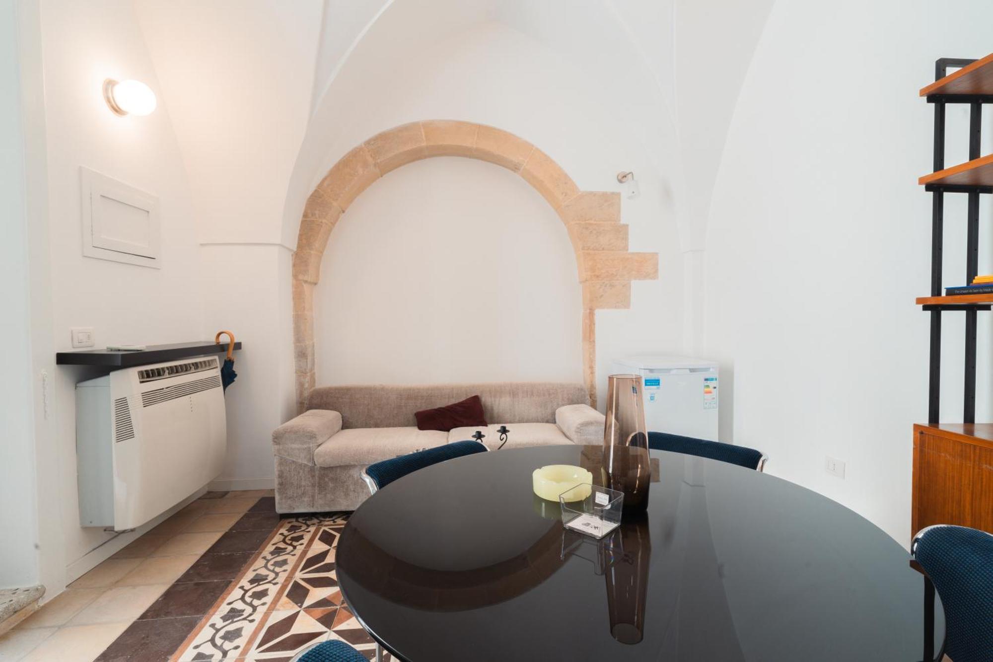 Donna Cristina Historic Apartment レッチェ エクステリア 写真