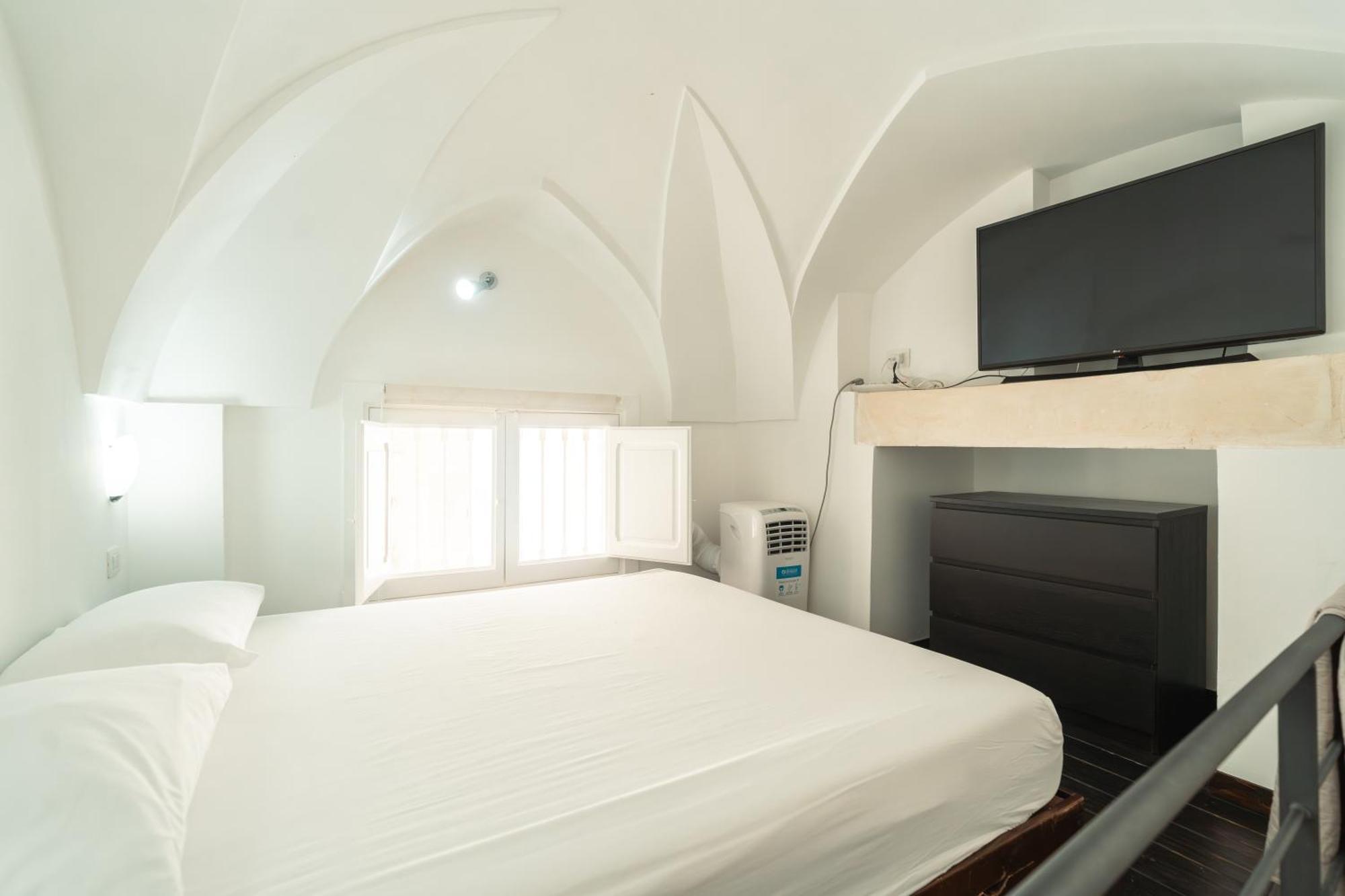 Donna Cristina Historic Apartment レッチェ エクステリア 写真
